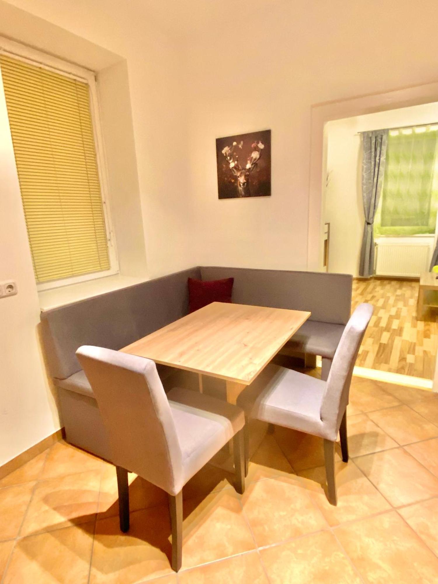 Burgblick Apartment- 60Qm, Kueche, Waschmaschine, Streamingdienste Seebenstein Ngoại thất bức ảnh